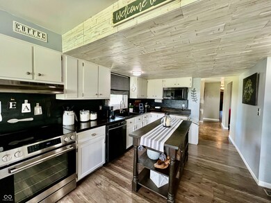 12111 E Merilane, Columbus, IN 47203 - photo 7