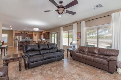 5) GREAT ROOM TO KITCHEN