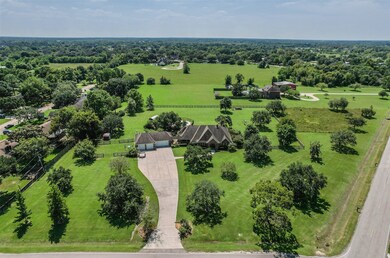 3255 Owen St, Alvin, TX 77511 - photo 2