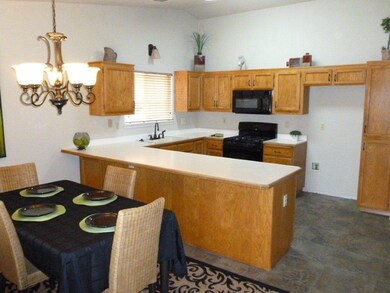 Dining / kitchen
