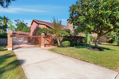 15719 Brookvilla Dr, Houston, TX 77059 - photo 3