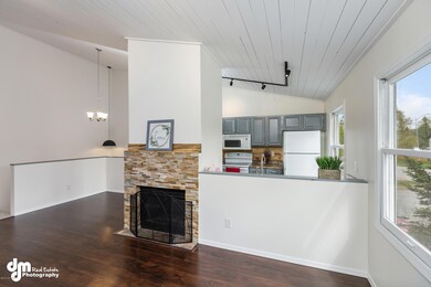 Dining and Kitchen MS_74460-FULL