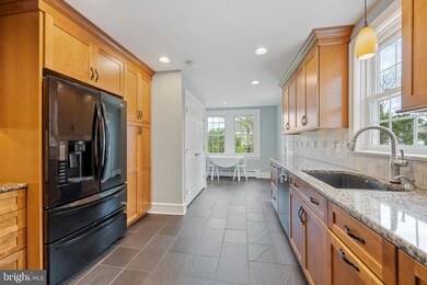 9 Montgomery Ave, Norristown, PA 19401 - photo 4