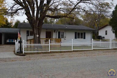 2102 SW 66th St, Topeka, KS 66619 - photo 3