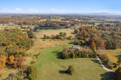 560 Margaret Cir, McMinnville, TN 37110 - photo 4