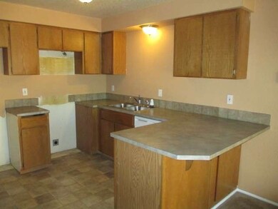 126 W Casino Rd unit 3, Everett, WA 98204 - photo 2