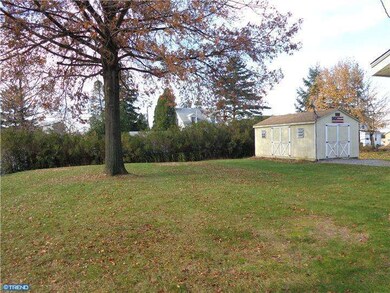 3418 Earl St, Reading, PA 19605 - photo 4