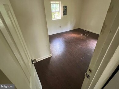 18504 Triangle St, Triangle, VA 22172 - photo 5