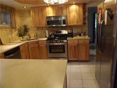Kitchen. Gorgeous New Kitchen with New Aplliances