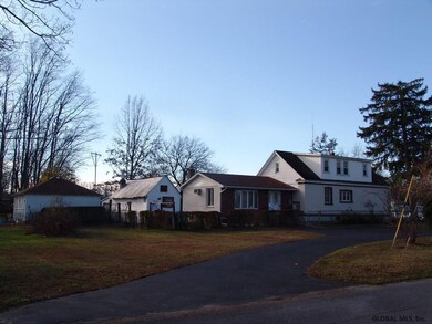 546 Notre Dame St, Schenectady, NY 12306 - photo 2