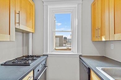 15 Park Dr unit 35, Boston, MA 02215 - photo 4
