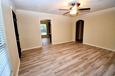1119 Beacon St, Houston, TX 77015 - photo 5