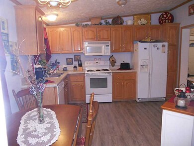 90 Robin Dr, Tiverton, RI 02878 - photo 5