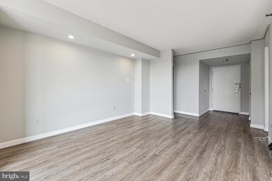 Chelsea Towers unit 903, Bethesda, MD 20817 - photo 4