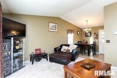 2633 W 55th St, Davenport, IA 52806 - photo 5