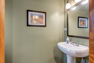 1019 E Elm St, Wheaton, IL 60189 - photo 3