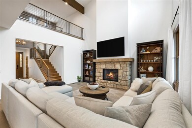 Cozy and Open Concept
