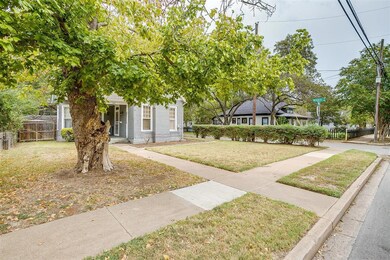 712 N Anglin St, Cleburne, TX 76031 - photo 2