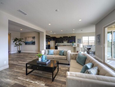 004_Living Room