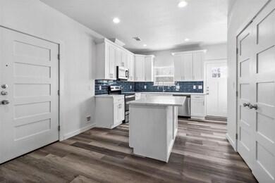 1036 W Coffin St, Denison, TX 75020 - photo 5