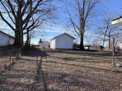 605 W 10th St, Muncie, IN 47302 - photo 6