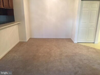 12205 Saint Peter Ct unit G, Germantown, MD 20874 - photo 5