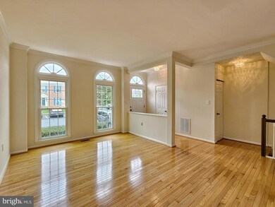 13334 Foxhole Dr, Fairfax, VA 22033 - photo 4