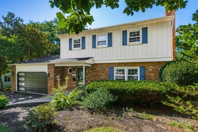 R_1131_Langland_Drive_-121-2