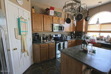 Kitchen 2.jpg