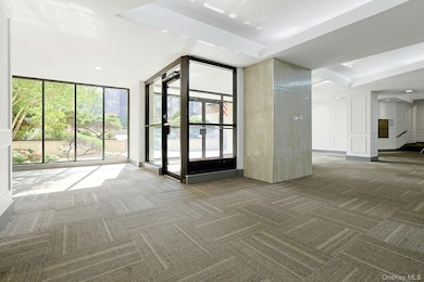 19 Old Mamaroneck Rd unit 6M, White Plains, NY 10605 - photo 4