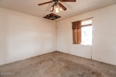 005-5479318-small