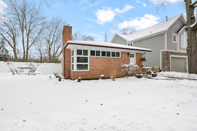 2051 Avondale St, Sylvan Lake, MI 48320 - photo 2