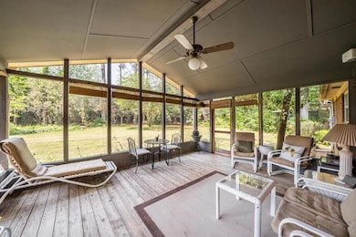 2207HickoryRd-14