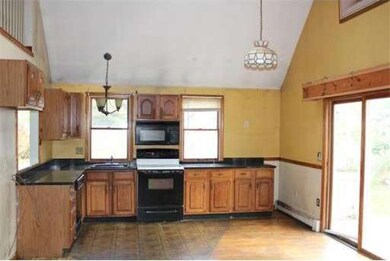 32 Chandler St, Plymouth, MA 02360 - photo 3