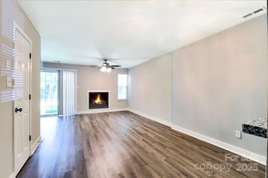 6129 Windsor Gate Ln, Charlotte, NC 28215 - photo 4