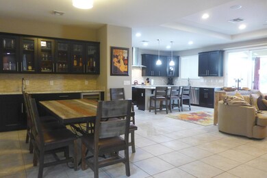 Grtrm dining to kitchen