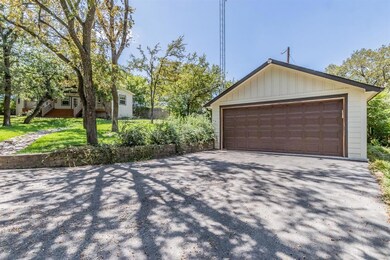 12620 Deeds Ct, Azle, TX 76020 - photo 3