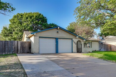 3504 Madrid Dr, Fort Worth, TX 76133 - photo 2