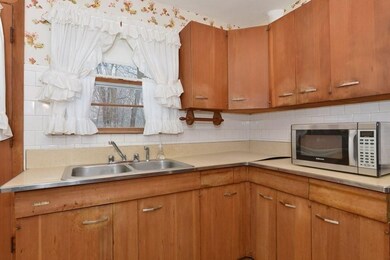 585 Maple St, Franklin, MA 02038 - photo 4