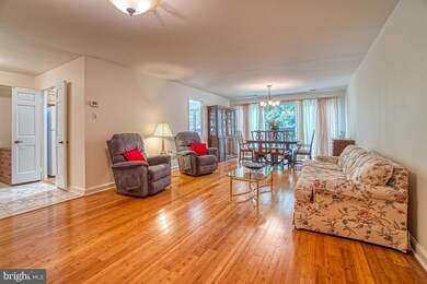 Treebrooke unit 210, Oakton, VA 22124 - photo 2
