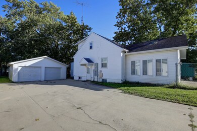 1283 Illinois 130, Villa Grove, IL 61956 - photo 5