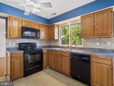 378 Prides Crossing, Shenandoah Junction, WV 25442 - photo 5