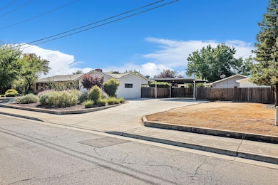 733 W Gettysburg Ave, Fresno, CA 93705 - photo 7