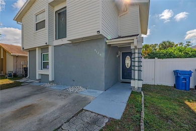 5124 Springwood Dr, Tampa, FL 33624 - photo 2