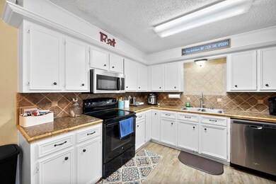 1029 Hidden Hills Dr, Corsicana, TX 75110 - photo 7