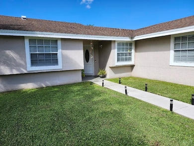 1473 Donwoods Ln, Royal Palm Beach, FL 33411 - photo 5