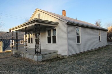 250 W Oak St, Lebanon Junction, KY 40150 - photo 4