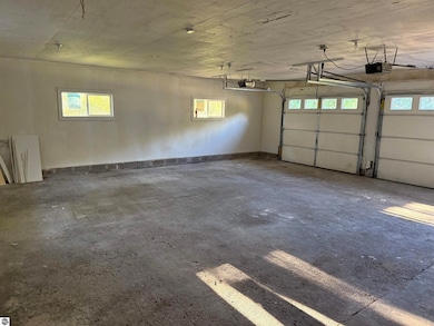 3927 W Tyler Rd, Alma, MI 48801 - photo 7