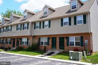 127 Orchard Ln unit 45, Hanover, PA 17331 - photo 3