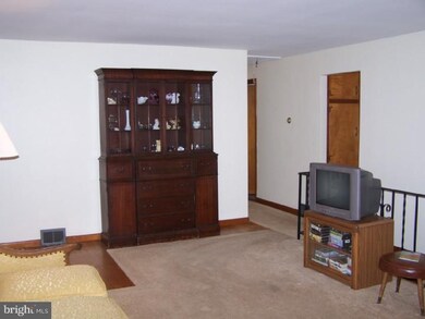 1566 Layfield Rd, Pennsburg, PA 18073 - photo 4